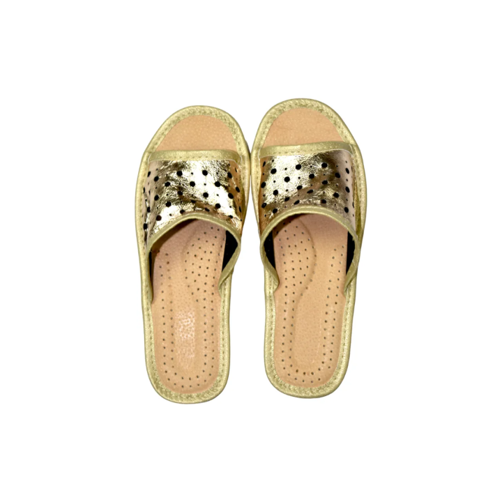 Goldfarbene Damenschuhe mit durchbrochenem Muster, Obermaterial aus Glattleder