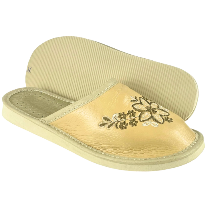 Geschlossene, beige Damenslipper mit Blumenmotiven, bequeme Damenslipper