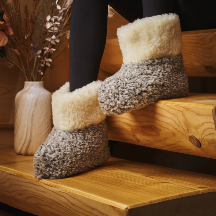 Warme Berg-Hausschuhe aus Wolle, Wollpantoffeln, Wollschuhe