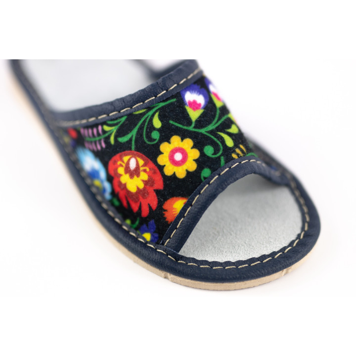 Kinderschuhe mit Łowicz-Motiv, Kinder-Leder-Hausschuhe