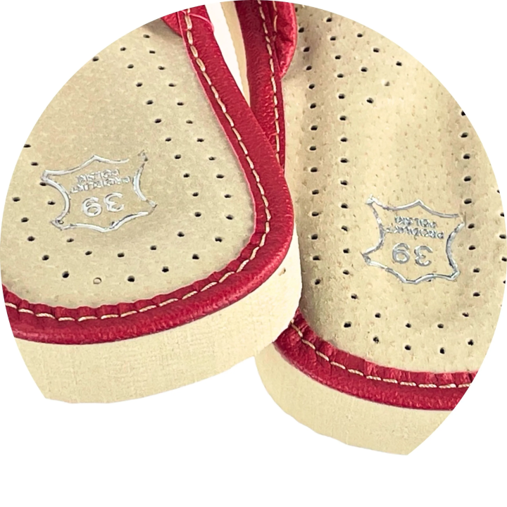 Rote Damenschuhe aus Wildleder, Hausschuhe