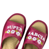 Hausschuhe mit der Aufschrift „Super Oma“ – das perfekte Geschenk zum Großmuttertag