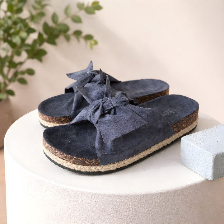 Kapcie damskie z kokardką Ciemno granatowe buty damskie