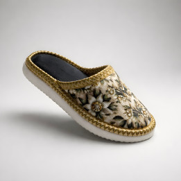 Geschlossene Kinderslipper, Hausschuhe mit Blumenmuster