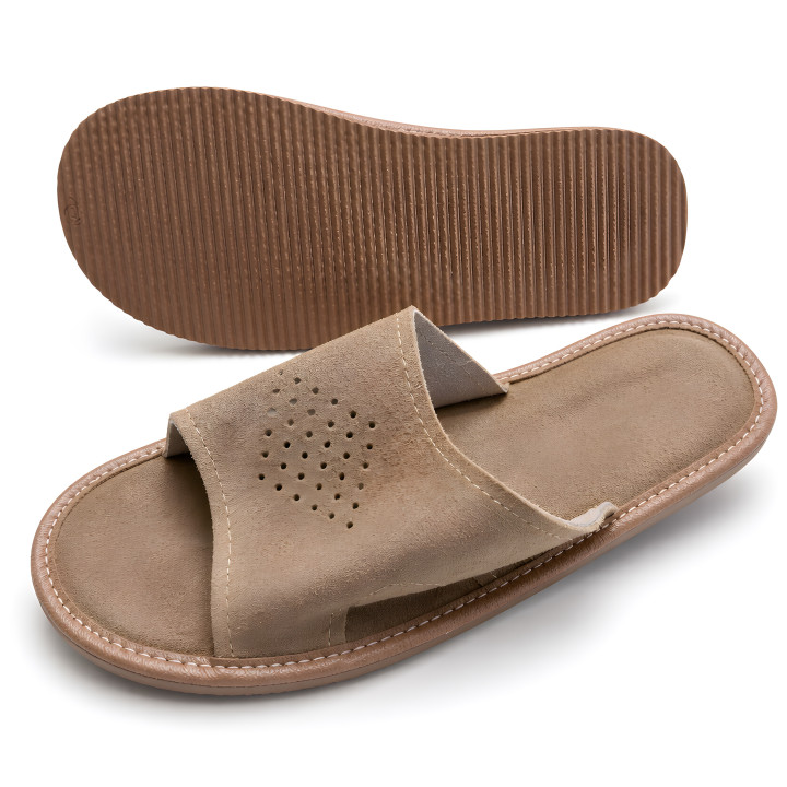Beigefarbene Herren-Slipper aus Velours mit durchbrochenem Muster